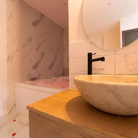 Apartment Loveroom Avec Jacuzzi, Instant Detente Nizza