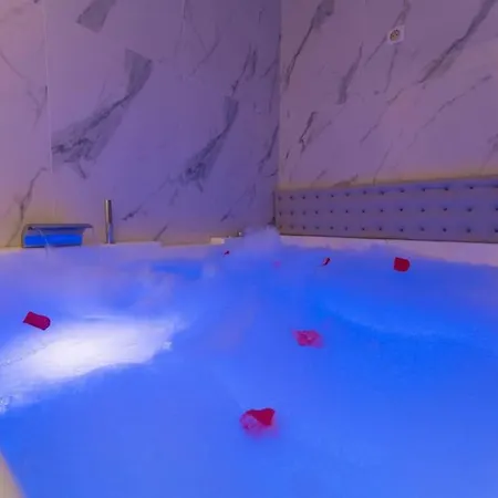 Apartment Loveroom Avec Jacuzzi, Instant Detente *