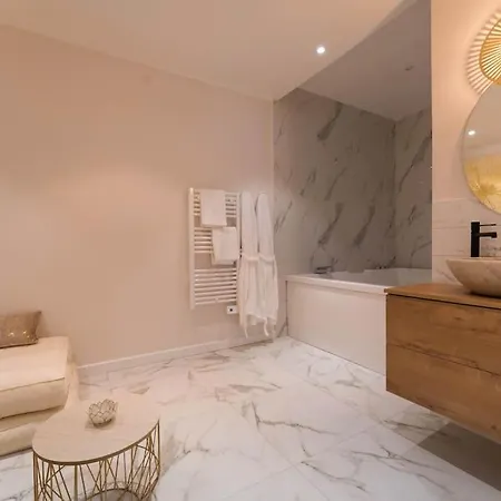 Loveroom Avec Jacuzzi, Instant Detente Apartment Nizza